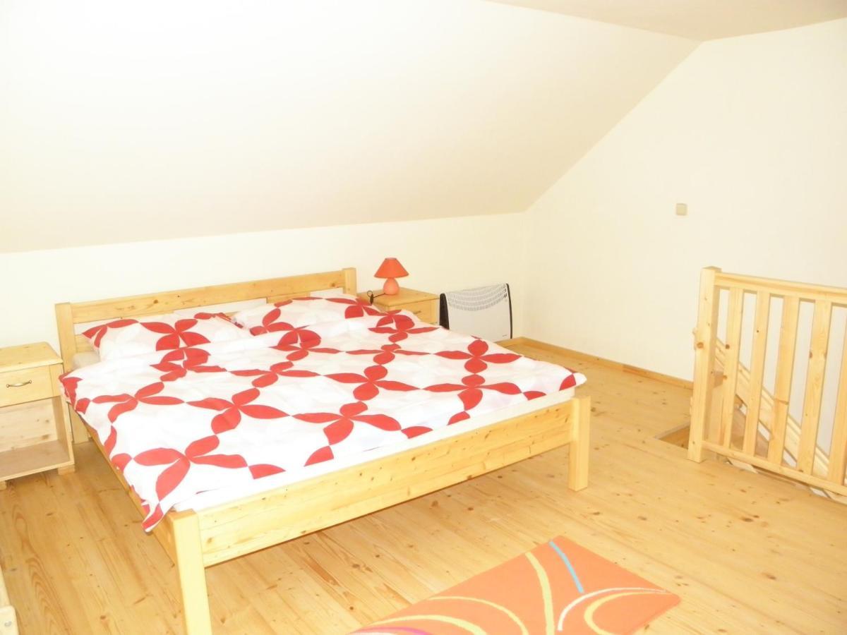Penzion U Lisky Jarosov nad Nezarkou Habitación foto